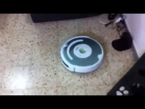 Робот-пылесос iRobot Roomba 521 видео